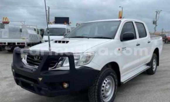Tenga Tsaru Toyota Hilux Chena Mota in Beitbridge in Matabeleland South Tenga Tsaru Toyota Hilux Chena Mota in Beitbridge in Matabeleland South