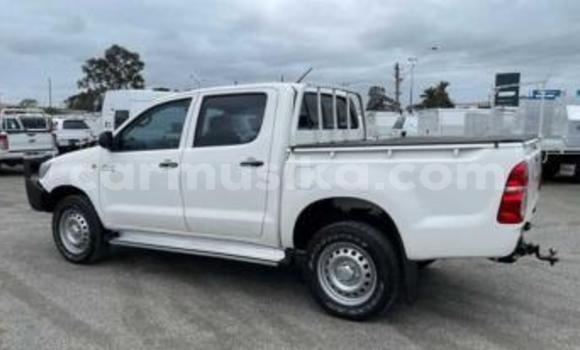 Tenga Tsaru Toyota Hilux Chena Mota in Beitbridge in Matabeleland South Tenga Tsaru Toyota Hilux Chena Mota in Beitbridge in Matabeleland South