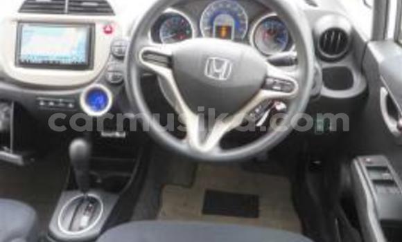 Acheter Occasion Voiture Honda Fit Blanc à Beitbridge, Matabeleland South Acheter Occasion Voiture Honda Fit Blanc à Beitbridge, Matabeleland South