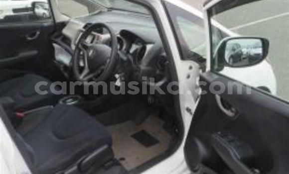 Acheter Occasion Voiture Honda Fit Blanc à Beitbridge, Matabeleland South Acheter Occasion Voiture Honda Fit Blanc à Beitbridge, Matabeleland South