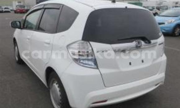 Acheter Occasion Voiture Honda Fit Blanc à Beitbridge, Matabeleland South Acheter Occasion Voiture Honda Fit Blanc à Beitbridge, Matabeleland South