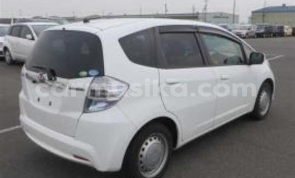 Acheter Occasion Voiture Honda Fit Blanc à Beitbridge, Matabeleland South Acheter Occasion Voiture Honda Fit Blanc à Beitbridge, Matabeleland South