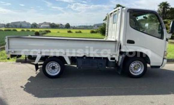 Acheter Occasion Voiture Toyota Dyna Blanc à Beitbridge, Matabeleland South Acheter Occasion Voiture Toyota Dyna Blanc à Beitbridge, Matabeleland South
