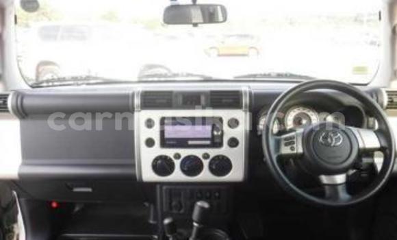 Acheter Occasion Voiture Toyota FJ Cruiser Blanc à Beitbridge, Matabeleland South Acheter Occasion Voiture Toyota FJ Cruiser Blanc à Beitbridge, Matabeleland South