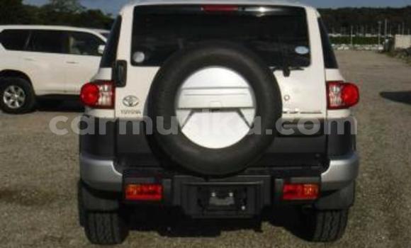 Acheter Occasion Voiture Toyota FJ Cruiser Blanc à Beitbridge, Matabeleland South Acheter Occasion Voiture Toyota FJ Cruiser Blanc à Beitbridge, Matabeleland South