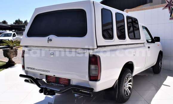 Acheter Occasion Voiture Nissan Hardbody Blanc à Beitbridge, Matabeleland South Acheter Occasion Voiture Nissan Hardbody Blanc à Beitbridge, Matabeleland South