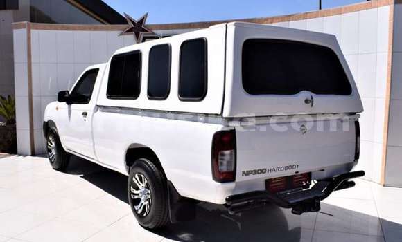 Acheter Occasion Voiture Nissan Hardbody Blanc à Beitbridge, Matabeleland South Acheter Occasion Voiture Nissan Hardbody Blanc à Beitbridge, Matabeleland South