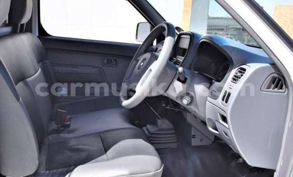 Acheter Occasion Voiture Nissan Hardbody Blanc à Beitbridge, Matabeleland South Acheter Occasion Voiture Nissan Hardbody Blanc à Beitbridge, Matabeleland South