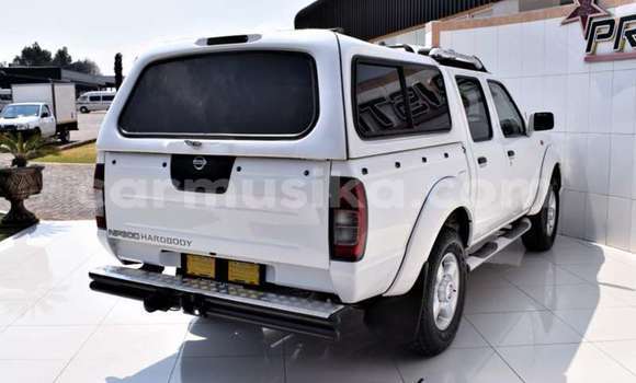 Acheter Occasion Voiture Nissan Hardbody Blanc à Beitbridge, Matabeleland South Acheter Occasion Voiture Nissan Hardbody Blanc à Beitbridge, Matabeleland South