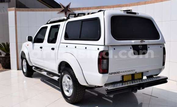 Acheter Occasion Voiture Nissan Hardbody Blanc à Beitbridge, Matabeleland South Acheter Occasion Voiture Nissan Hardbody Blanc à Beitbridge, Matabeleland South