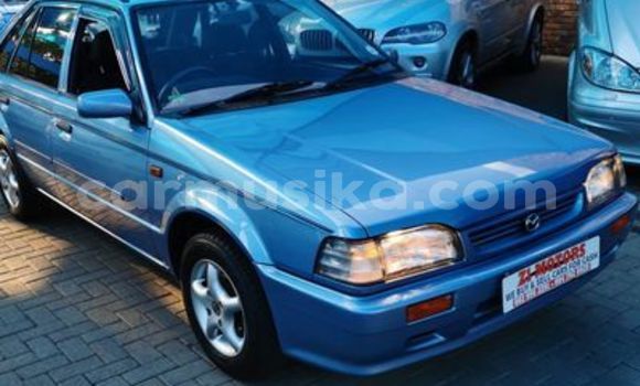 Nunua Ilio tumika Mazda 323 Bluu Gari ndani ya Beitbridge nchini Matabeleland Kusini