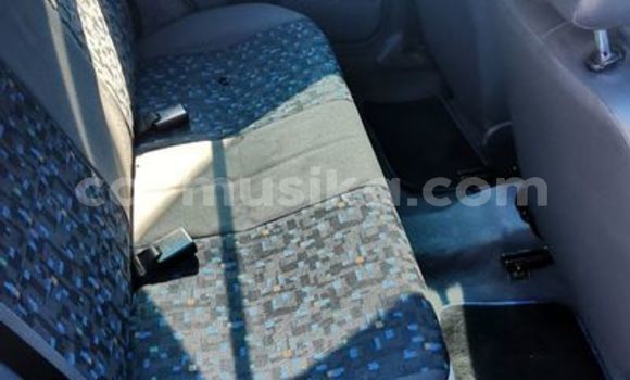 Acheter Occasion Voiture Mazda 323 Bleu à Beitbridge, Matabeleland South Acheter Occasion Voiture Mazda 323 Bleu à Beitbridge, Matabeleland South