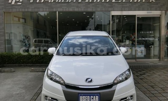 Buy Used Toyota Wish White Car in Beitbridge in Matabeleland South Buy Used Toyota Wish White Car in Beitbridge in Matabeleland South