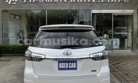 Buy Used Toyota Wish White Car in Beitbridge in Matabeleland South Buy Used Toyota Wish White Car in Beitbridge in Matabeleland South