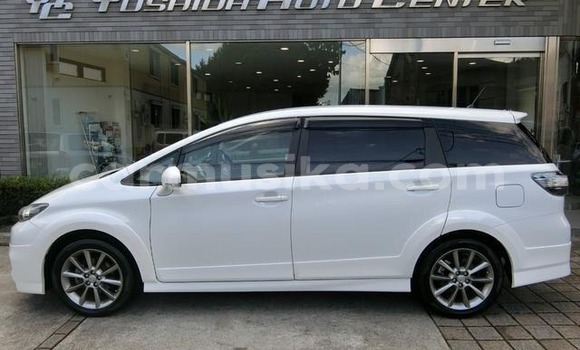 Buy Used Toyota Wish White Car in Beitbridge in Matabeleland South Buy Used Toyota Wish White Car in Beitbridge in Matabeleland South