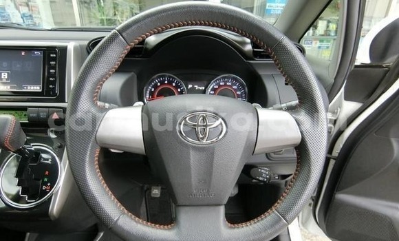 Buy Used Toyota Wish White Car in Beitbridge in Matabeleland South Buy Used Toyota Wish White Car in Beitbridge in Matabeleland South