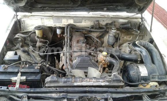 Buy Used Toyota Hilux White Car in Alexandra Park in Harare Buy Used Toyota Hilux White Car in Alexandra Park in Harare