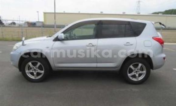 Acheter Occasion Voiture Toyota RAV4 Gris à Beitbridge, Matabeleland South Acheter Occasion Voiture Toyota RAV4 Gris à Beitbridge, Matabeleland South