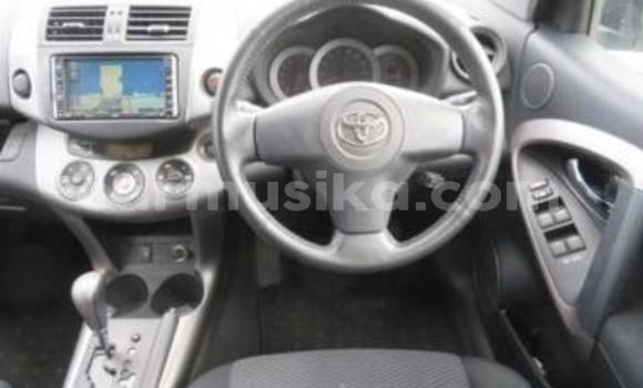 Acheter Occasion Voiture Toyota RAV4 Gris à Beitbridge, Matabeleland South Acheter Occasion Voiture Toyota RAV4 Gris à Beitbridge, Matabeleland South