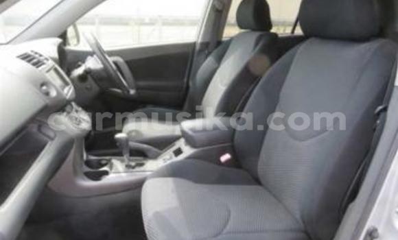 Acheter Occasion Voiture Toyota RAV4 Gris à Beitbridge, Matabeleland South Acheter Occasion Voiture Toyota RAV4 Gris à Beitbridge, Matabeleland South