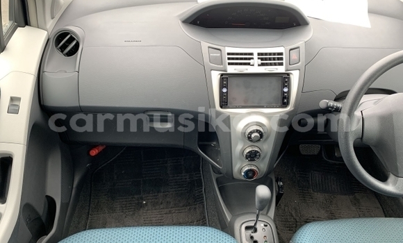 Buy Used Toyota Vitz Blue Car in Beitbridge in Matabeleland South Buy Used Toyota Vitz Blue Car in Beitbridge in Matabeleland South