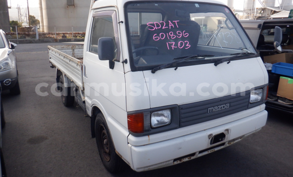 Nunua Ilio tumika Mazda Bongo Nyeupe Gari ndani ya Beitbridge nchini Matabeleland Kusini