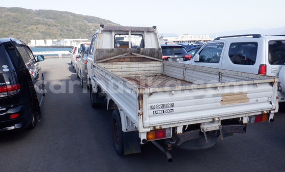 Acheter Occasion Voiture Mazda Bongo Blanc à Beitbridge, Matabeleland South Acheter Occasion Voiture Mazda Bongo Blanc à Beitbridge, Matabeleland South