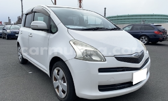 Acheter Occasion Voiture Toyota Ractis Blanc à Beitbridge, Matabeleland South Acheter Occasion Voiture Toyota Ractis Blanc à Beitbridge, Matabeleland South