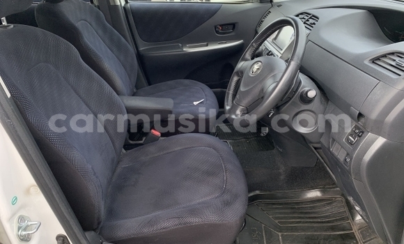 Acheter Occasion Voiture Toyota Ractis Blanc à Beitbridge, Matabeleland South Acheter Occasion Voiture Toyota Ractis Blanc à Beitbridge, Matabeleland South