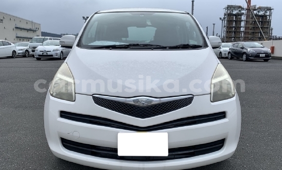 Acheter Occasion Voiture Toyota Ractis Blanc à Beitbridge, Matabeleland South Acheter Occasion Voiture Toyota Ractis Blanc à Beitbridge, Matabeleland South