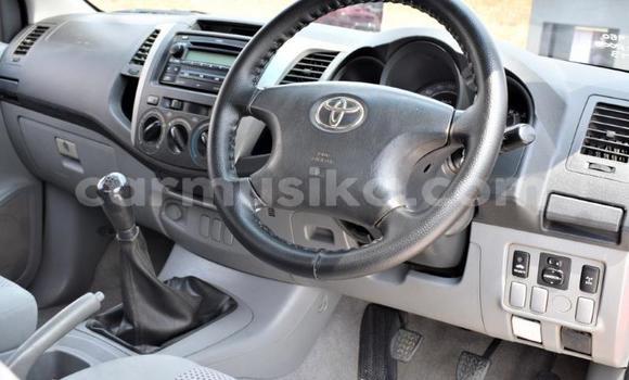 Buy Used Toyota Hilux Red Car in Beitbridge in Matabeleland South Buy Used Toyota Hilux Red Car in Beitbridge in Matabeleland South