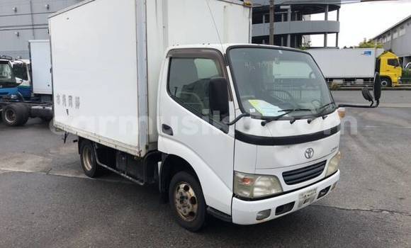 Nunua Ilio tumika Toyota Dyna Nyeupe Lori ndani ya Beitbridge nchini Matabeleland Kusini