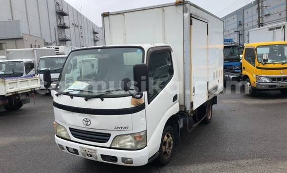 Tenga Tsaru Toyota Dyna Chena Rori in Beitbridge in Matabeleland South Tenga Tsaru Toyota Dyna Chena Rori in Beitbridge in Matabeleland South