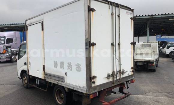 Tenga Tsaru Toyota Dyna Chena Rori in Beitbridge in Matabeleland South Tenga Tsaru Toyota Dyna Chena Rori in Beitbridge in Matabeleland South