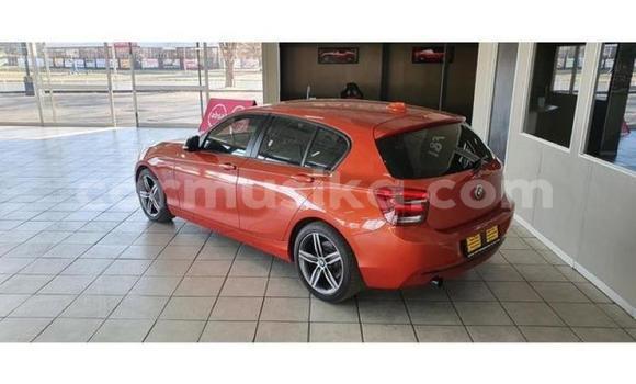 Tenga Tsaru BMW 3–Series Tsvuku Mota in Bulawayo in Bulawayo Tenga Tsaru BMW 3–Series Tsvuku Mota in Bulawayo in Bulawayo