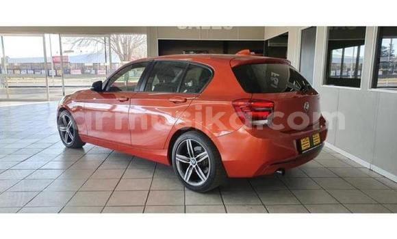 Tenga Tsaru BMW 3–Series Tsvuku Mota in Bulawayo in Bulawayo Tenga Tsaru BMW 3–Series Tsvuku Mota in Bulawayo in Bulawayo