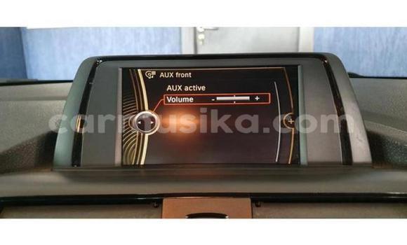 Tenga Tsaru BMW 3–Series Tsvuku Mota in Bulawayo in Bulawayo Tenga Tsaru BMW 3–Series Tsvuku Mota in Bulawayo in Bulawayo