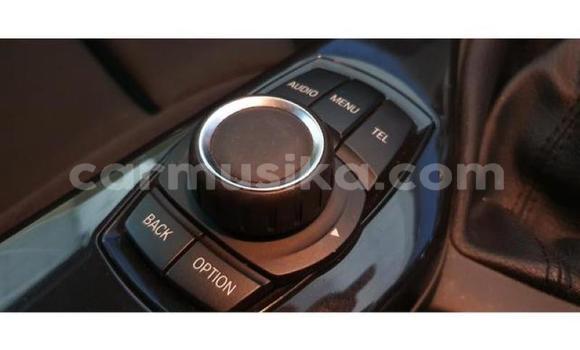 Tenga Tsaru BMW 3–Series Tsvuku Mota in Bulawayo in Bulawayo Tenga Tsaru BMW 3–Series Tsvuku Mota in Bulawayo in Bulawayo