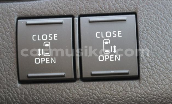 Acheter Occasion Voiture Toyota Grand HiAce Noir à Beitbridge, Matabeleland South Acheter Occasion Voiture Toyota Grand HiAce Noir à Beitbridge, Matabeleland South