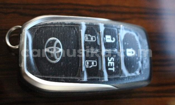 Acheter Occasion Voiture Toyota Grand HiAce Noir à Beitbridge, Matabeleland South Acheter Occasion Voiture Toyota Grand HiAce Noir à Beitbridge, Matabeleland South