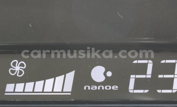 Acheter Occasion Voiture Toyota Grand HiAce Noir à Beitbridge, Matabeleland South Acheter Occasion Voiture Toyota Grand HiAce Noir à Beitbridge, Matabeleland South