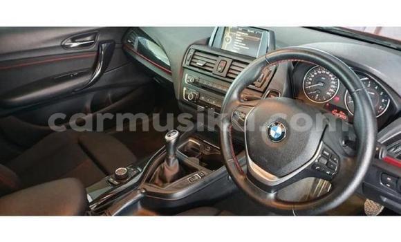 Tenga Tsaru BMW 3–Series Tsvuku Mota in Bulawayo in Bulawayo Tenga Tsaru BMW 3–Series Tsvuku Mota in Bulawayo in Bulawayo