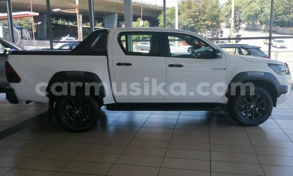 Nunua Ilio tumika Toyota Hilux Nyeupe Gari ndani ya Beitbridge nchini Matabeleland Kusini Nunua Ilio tumika Toyota Hilux Nyeupe Gari ndani ya Beitbridge nchini Matabeleland Kusini