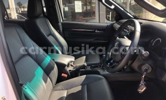 Nunua Ilio tumika Toyota Hilux Nyeupe Gari ndani ya Beitbridge nchini Matabeleland Kusini Nunua Ilio tumika Toyota Hilux Nyeupe Gari ndani ya Beitbridge nchini Matabeleland Kusini