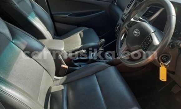 Nunua Ilio tumika Hyundai Tucson Fedha Gari ndani ya Beitbridge nchini Matabeleland Kusini Nunua Ilio tumika Hyundai Tucson Fedha Gari ndani ya Beitbridge nchini Matabeleland Kusini