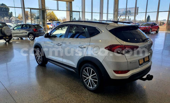 Nunua Ilio tumika Hyundai Tucson Fedha Gari ndani ya Beitbridge nchini Matabeleland Kusini Nunua Ilio tumika Hyundai Tucson Fedha Gari ndani ya Beitbridge nchini Matabeleland Kusini