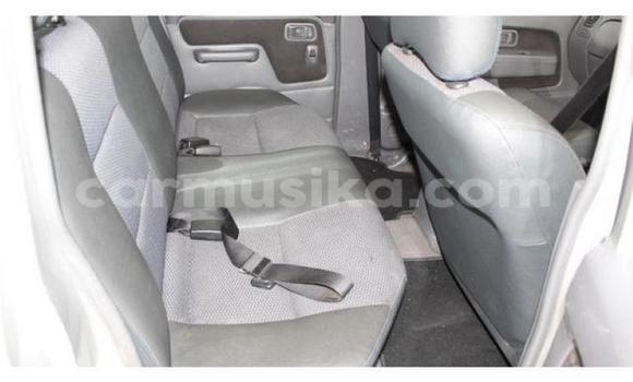 Acheter Occasion Voiture Nissan NP 300 Gris à Bulawayo, Bulawayo Acheter Occasion Voiture Nissan NP 300 Gris à Bulawayo, Bulawayo