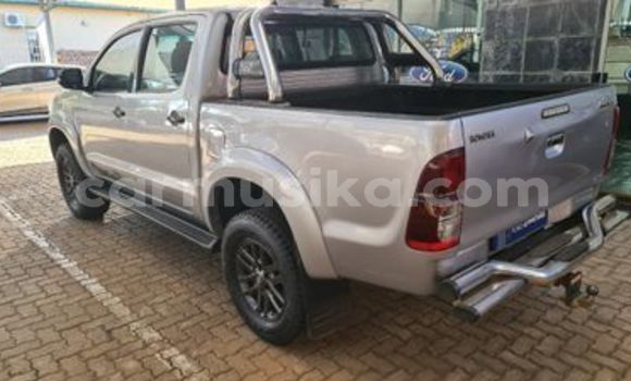 Buy Used Toyota Hilux Silver Car in Beitbridge in Matabeleland South Buy Used Toyota Hilux Silver Car in Beitbridge in Matabeleland South