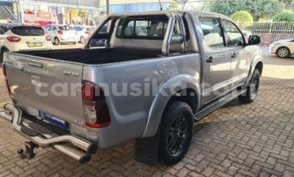 Buy Used Toyota Hilux Silver Car in Beitbridge in Matabeleland South Buy Used Toyota Hilux Silver Car in Beitbridge in Matabeleland South