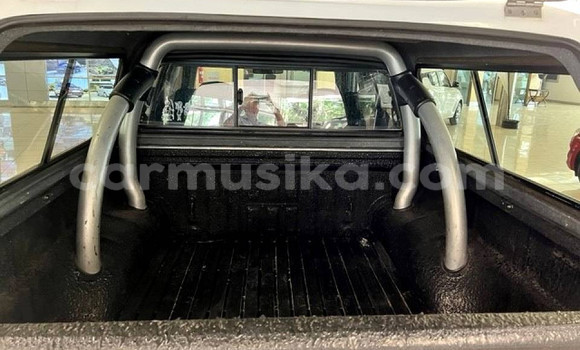 Buy Used Isuzu KB White Car in Beitbridge in Matabeleland South Buy Used Isuzu KB White Car in Beitbridge in Matabeleland South